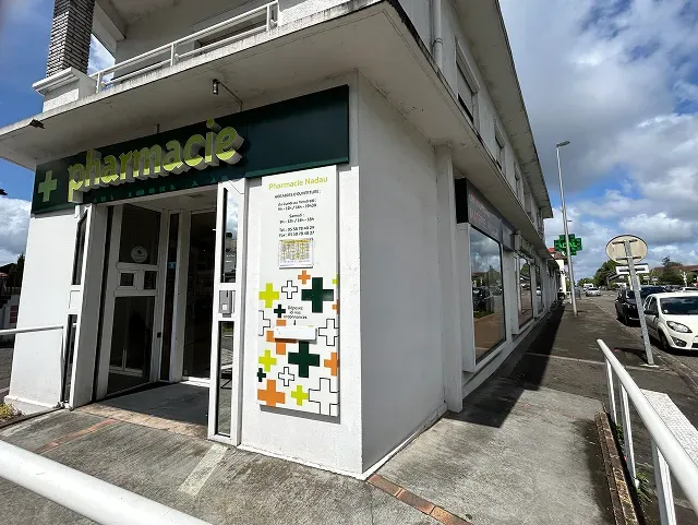Devanture-pharmacie-Nadau-Parentis-en-Born-1